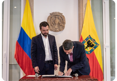 Firma de Posesión: Juan Pablo Camacho López.