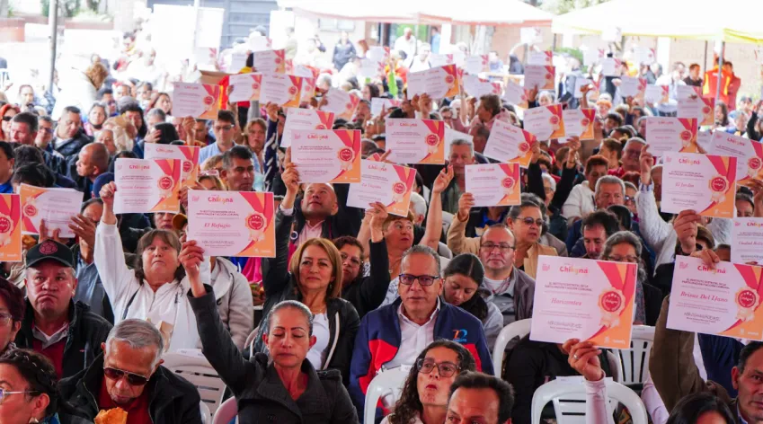 Organizaciones comunitarias y Juntas de Acción Comunal participan en la Gala de Ganadores del Fondo de Incentivos Chikaná 2025, evento de Participación Bogotá que reconoce el liderazgo y la acción comunal en la ciudad.